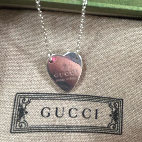 Gucci Trademark Silver Heart Pendant Necklace - Picture 2 of 7